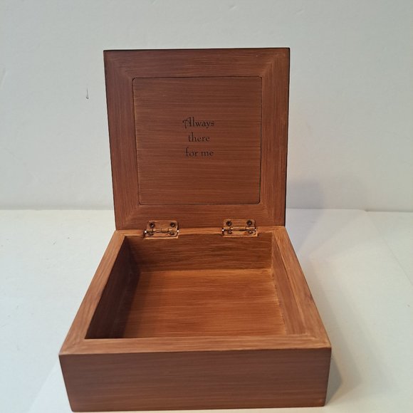 Willow Tree Quiet Strength, Sculpted Hand-Painted Memory Box - Picture 3 of 8